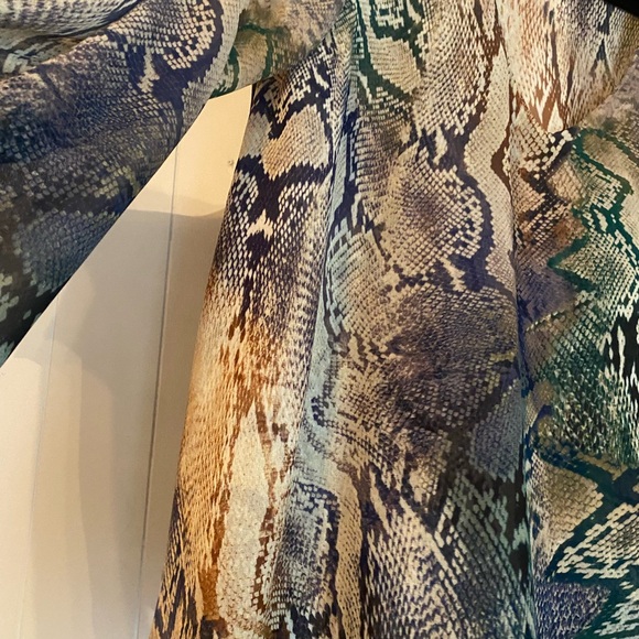 Show me your Mumu medium top. - Picture 6 of 6